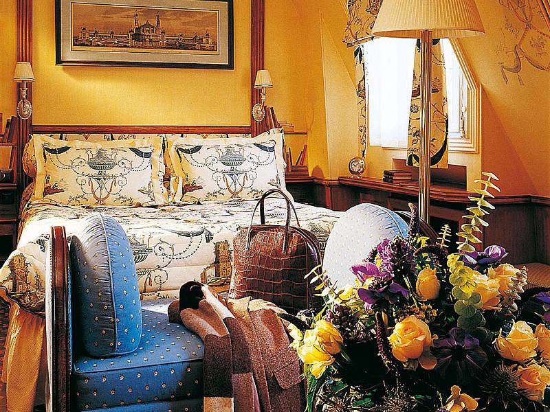 Rooms & Suites: Junior Suite Trocadero