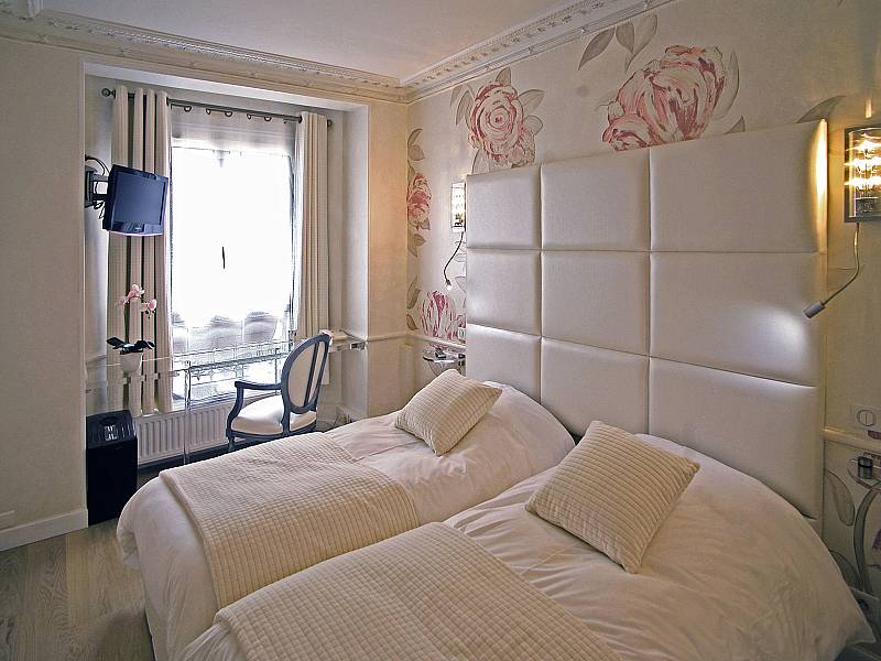 Rooms & Suites: Superior Room